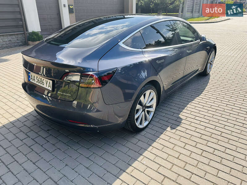 Седан Tesla Model 3 2019 в Києві