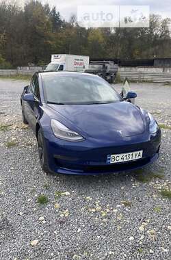 Седан Tesla Model 3 2021 в Городку