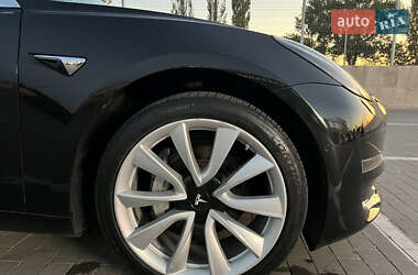 Седан Tesla Model 3 2018 в Первомайске