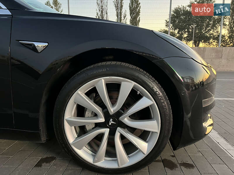 Седан Tesla Model 3 2018 в Первомайске