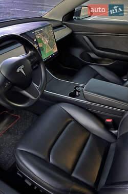 Седан Tesla Model 3 2018 в Первомайске