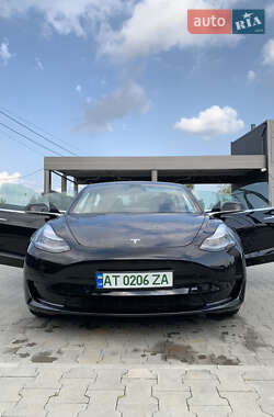 Седан Tesla Model 3 2019 в Калуше