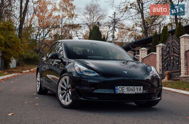 Седан Tesla Model 3 2022 в Чернівцях