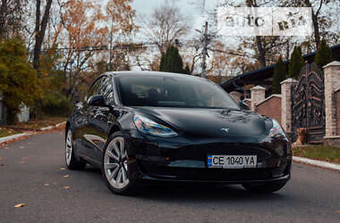 Седан Tesla Model 3 2022 в Черновцах
