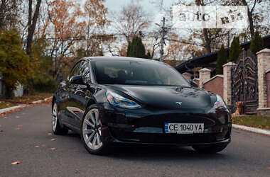 Седан Tesla Model 3 2022 в Чернівцях