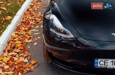 Седан Tesla Model 3 2022 в Чернівцях
