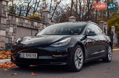 Седан Tesla Model 3 2022 в Чернівцях