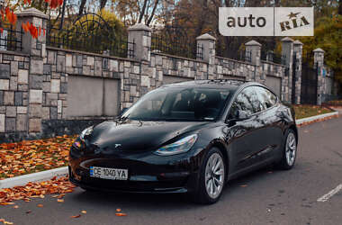 Седан Tesla Model 3 2022 в Черновцах