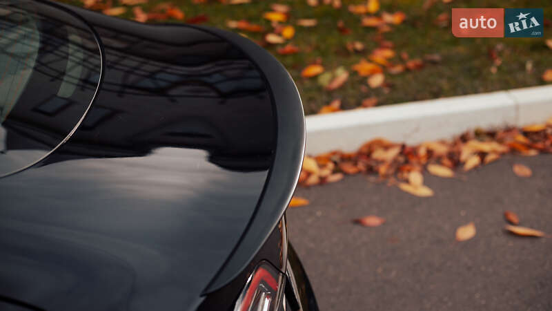 Седан Tesla Model 3 2022 в Чернівцях