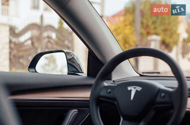 Седан Tesla Model 3 2022 в Чернівцях
