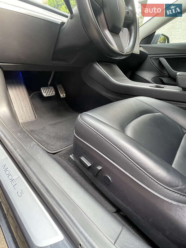 Седан Tesla Model 3 2018 в Одессе
