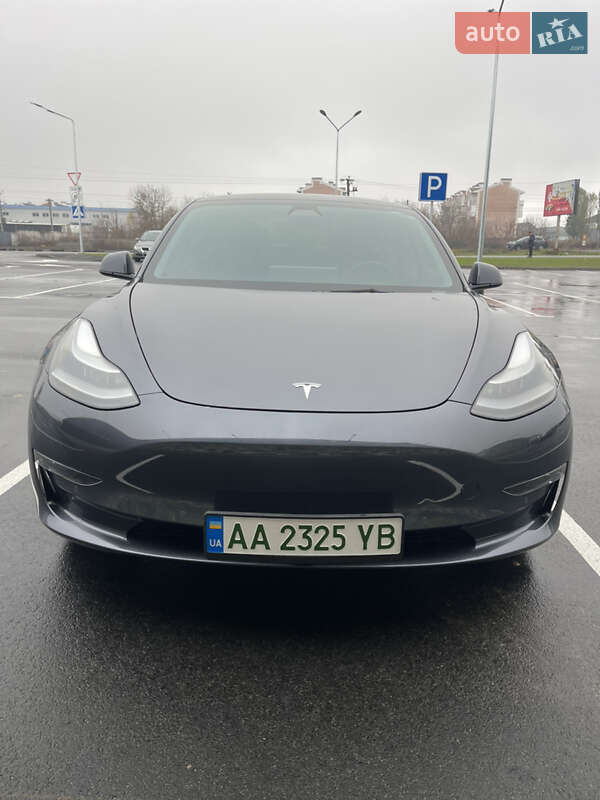 Tesla Model 3 2021