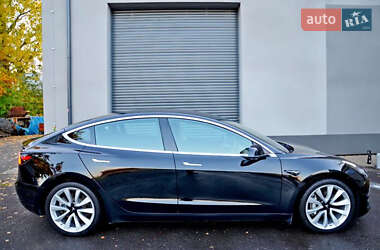 Седан Tesla Model 3 2019 в Києві