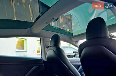 Седан Tesla Model 3 2019 в Києві