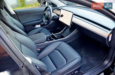 Седан Tesla Model 3 2019 в Києві