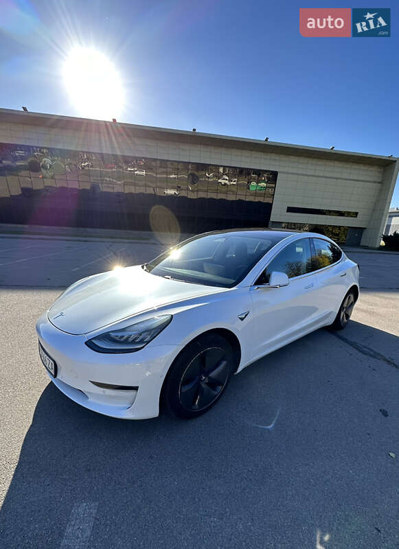 Седан Tesla Model 3 2018 в Запорожье