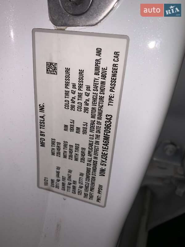 Седан Tesla Model 3 2021 в Львове