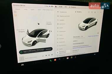 Седан Tesla Model 3 2021 в Львове