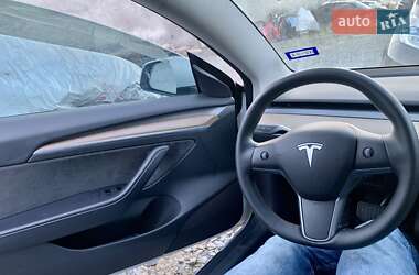 Седан Tesla Model 3 2021 в Львове