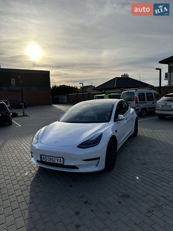 Седан Tesla Model 3 2020 в Виннице