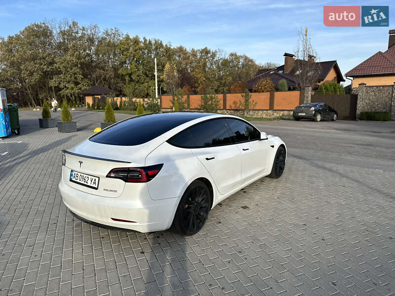 Седан Tesla Model 3 2020 в Виннице