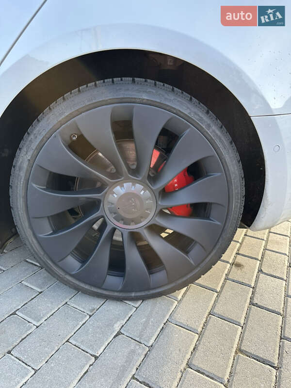 Седан Tesla Model 3 2020 в Виннице