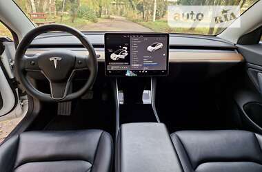 Седан Tesla Model 3 2019 в Рівному