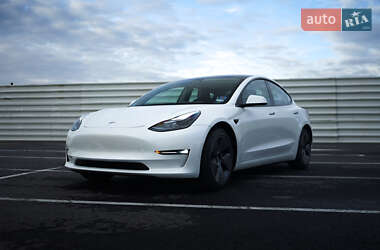 Седан Tesla Model 3 2022 в Львові