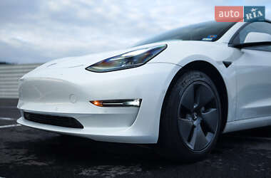 Седан Tesla Model 3 2022 в Львові