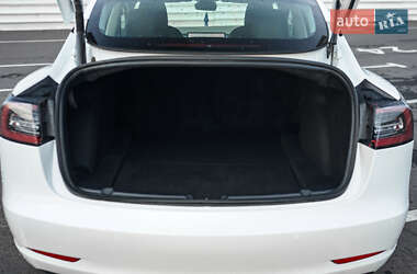 Седан Tesla Model 3 2022 в Львові