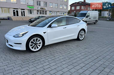 Седан Tesla Model 3 2022 в Львове