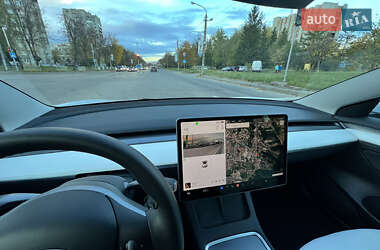 Седан Tesla Model 3 2022 в 