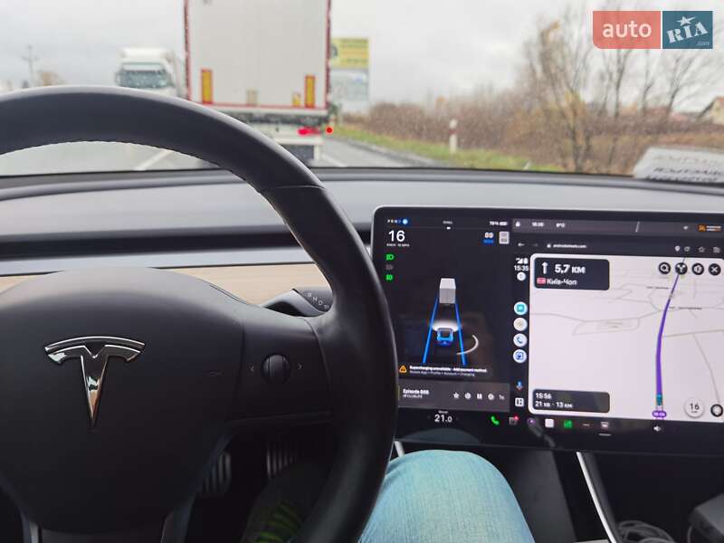 Седан Tesla Model 3 2018 в Львові