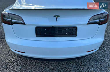 Седан Tesla Model 3 2020 в 
