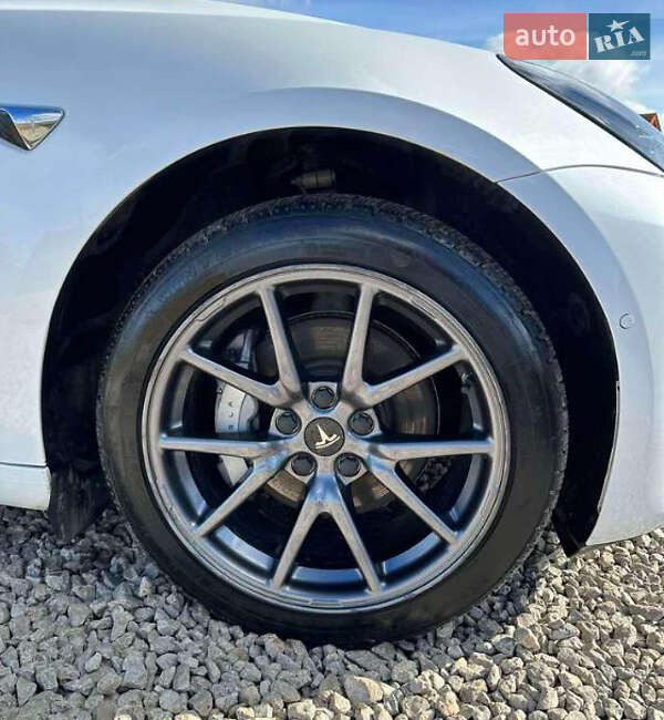 Седан Tesla Model 3 2020 в Білій Церкві