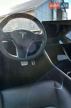 Седан Tesla Model 3 2020 в 