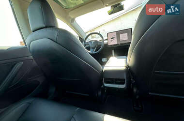 Седан Tesla Model 3 2020 в 