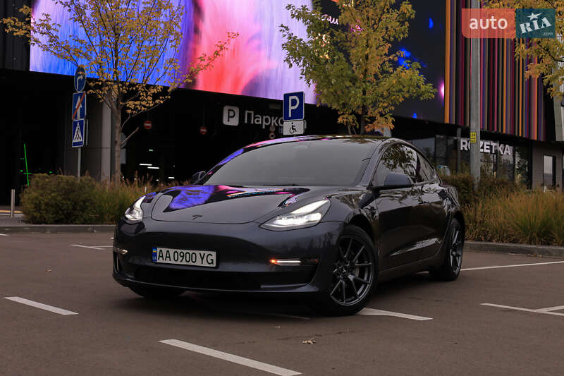 Tesla Model 3 2022
