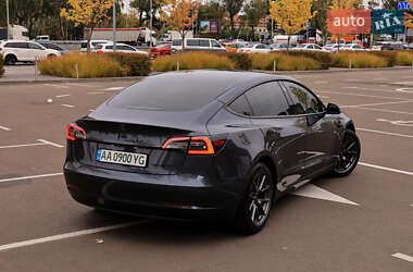 Седан Tesla Model 3 2022 в Києві