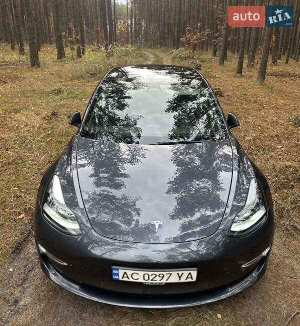 Седан Tesla Model 3 2022 в Любомлі
