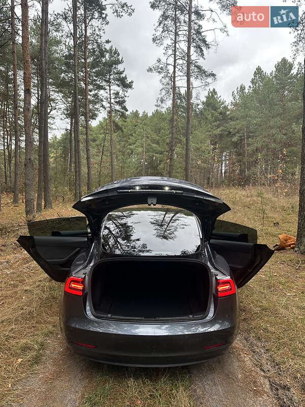 Седан Tesla Model 3 2022 в Любомлі фото 18 Седан Tesla Model 3 2022 в Любомлі