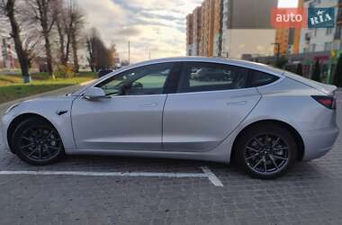 Седан Tesla Model 3 2018 в Виннице