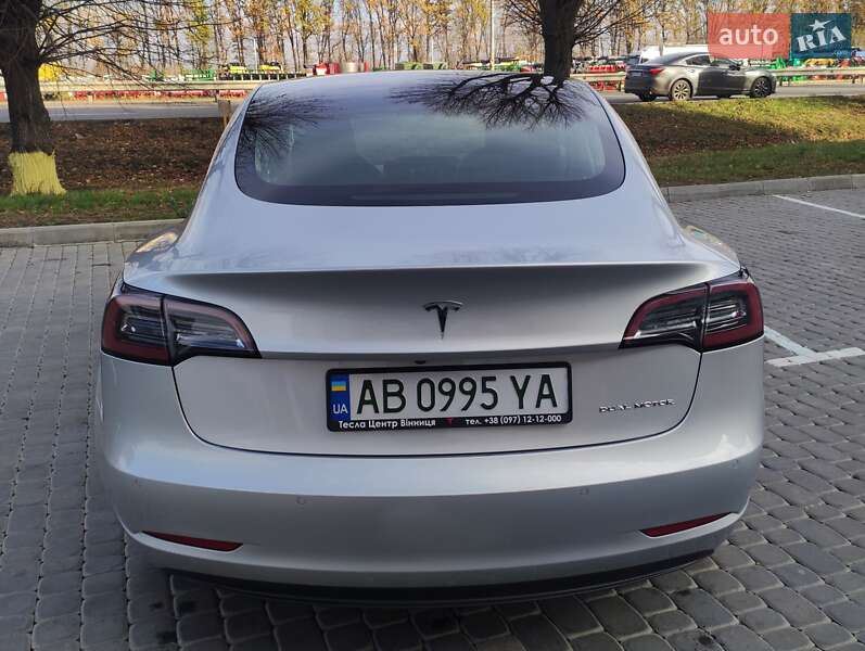 Седан Tesla Model 3 2018 в Виннице