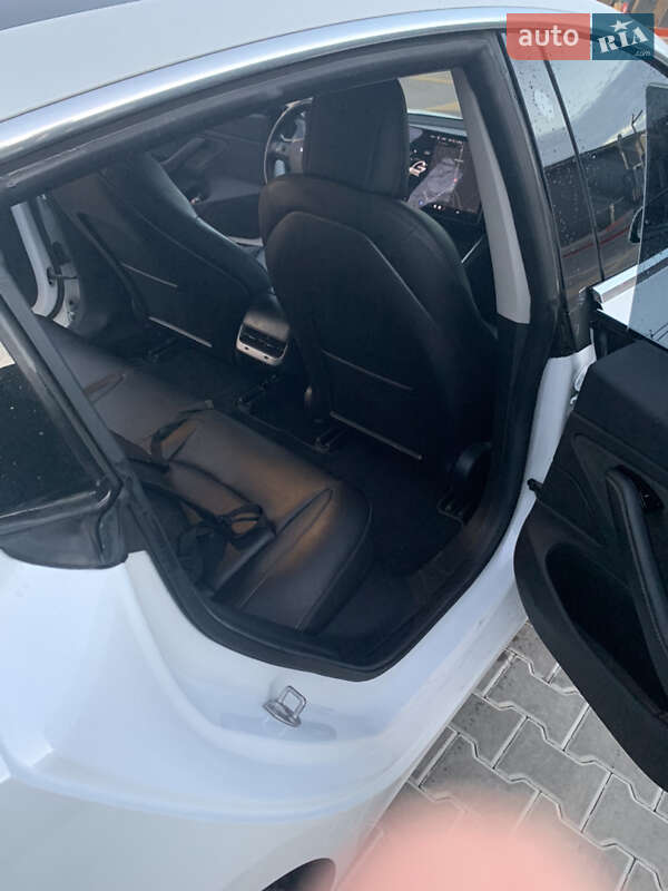 Седан Tesla Model 3 2018 в Білій Церкві