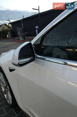 Седан Tesla Model 3 2018 в Білій Церкві