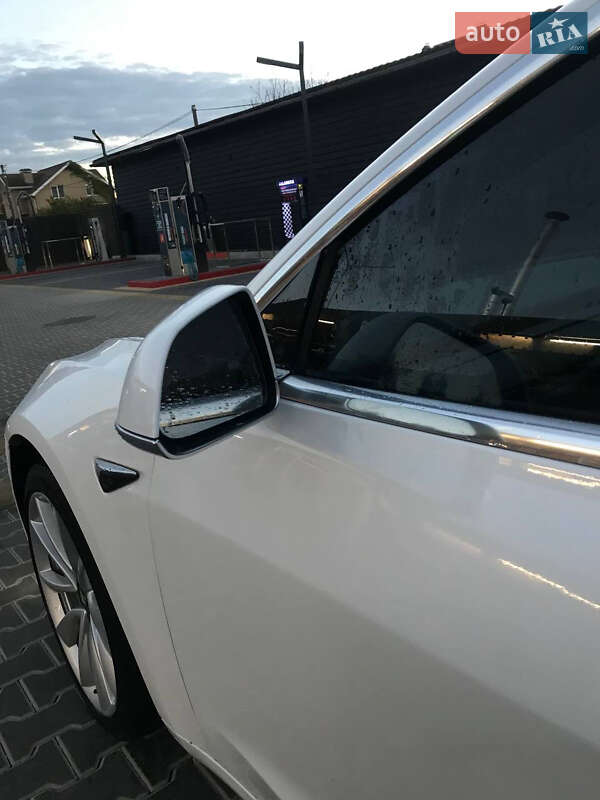 Седан Tesla Model 3 2018 в Білій Церкві