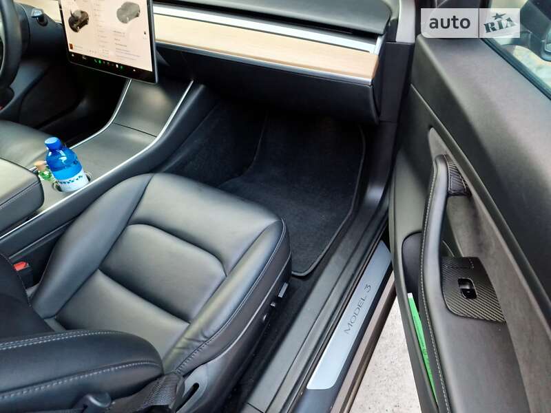 Седан Tesla Model 3 2018 в Киеве фото 6 Седан Tesla Model 3 2018 в Киеве