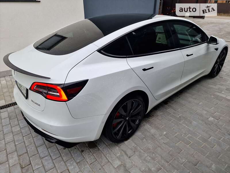 Tesla Model 3 2019