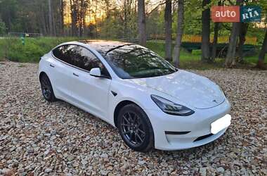 Седан Tesla Model 3 2018 в Киеве