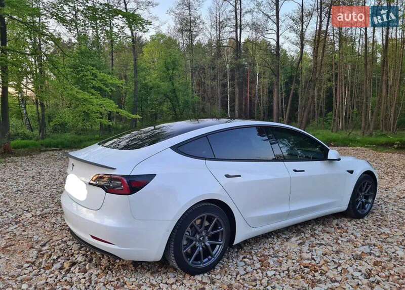 Седан Tesla Model 3 2018 в Киеве
